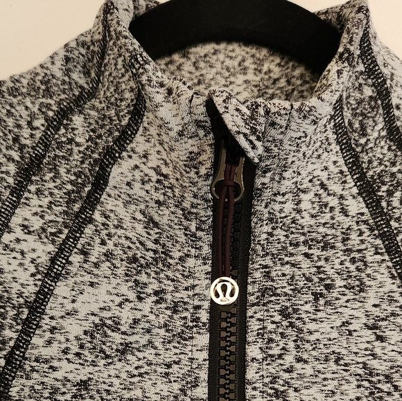 Lululemon Define Jacket: Luminesce Splatter (White/Black) Size 10 - Picture 7 of 14